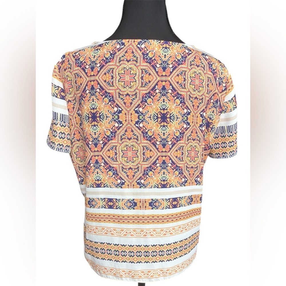 Cremieux Short Sleeve, Tie Front Blouse, Size Medium, Lightweight, Worn Once - Picture 2 of 8